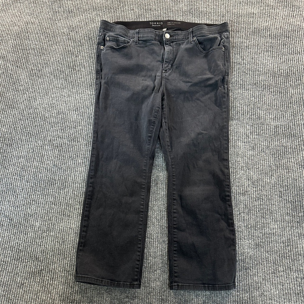 Torrid Size 18 Crop Sky High Boot Super Soft High Rise Jeans Faded Black Denim